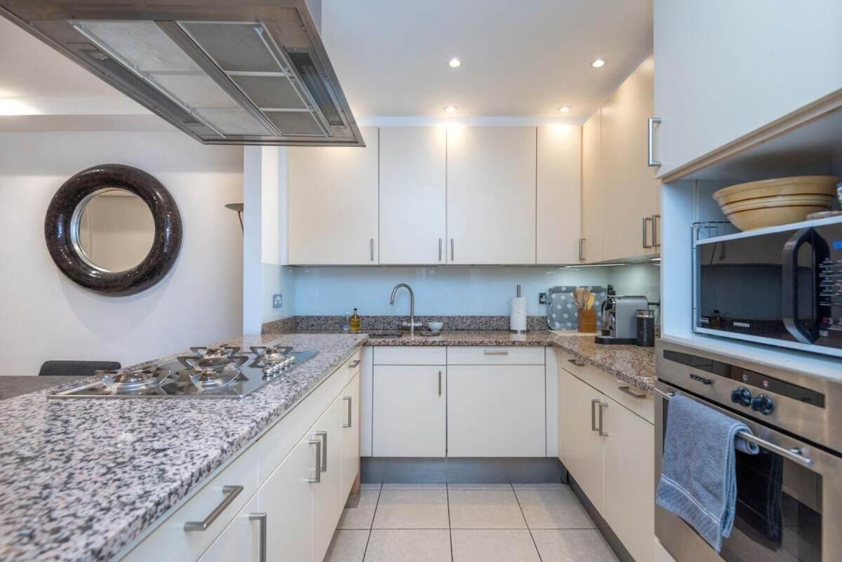 Mayfair Piccadilly Apartment Londra Oda fotoğraf