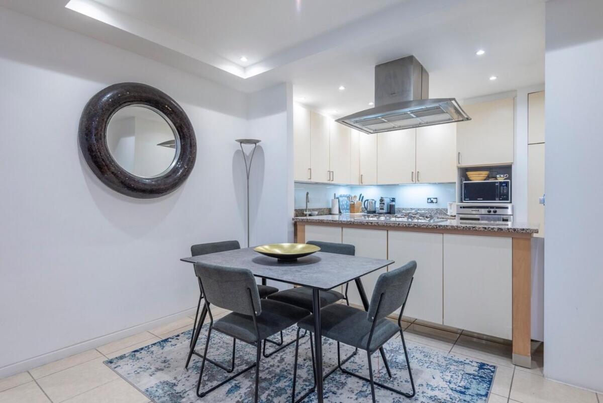 Mayfair Piccadilly Apartment Londra Oda fotoğraf
